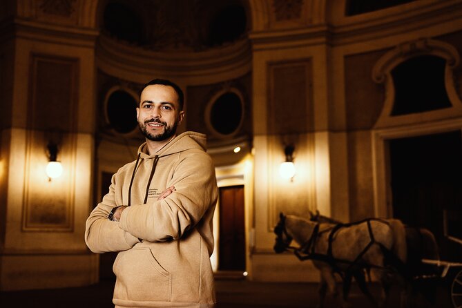 1.5 Hour Cinematic Style Portrait Photoshoot and Tour in Vienna - Volksgarten, flowers, fountains, and the Greek-style temple