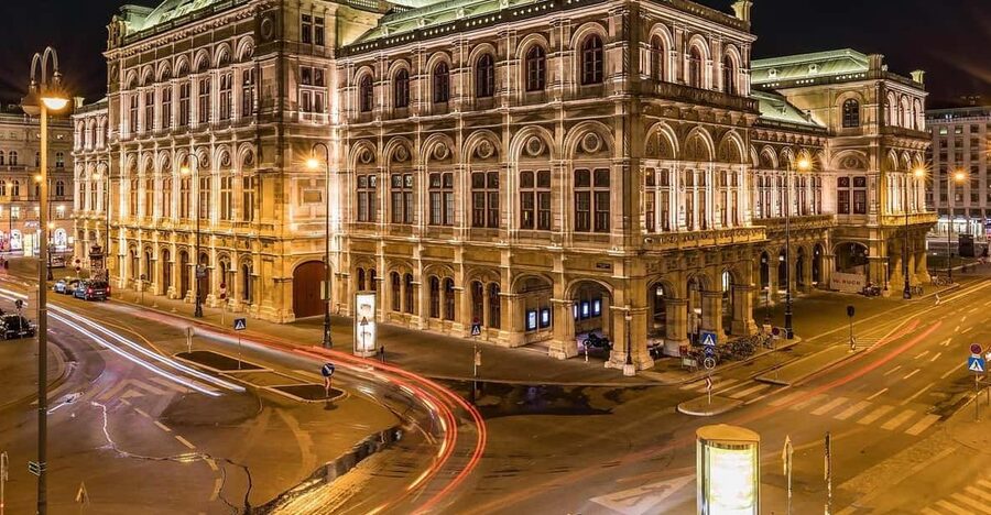 3 hour private tour in Vienna by private car - Karlsplatz and the first look at imperial Vienna