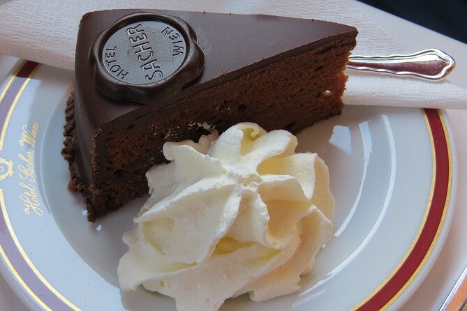 3 hour private tour in Vienna with private car - What the private car changes