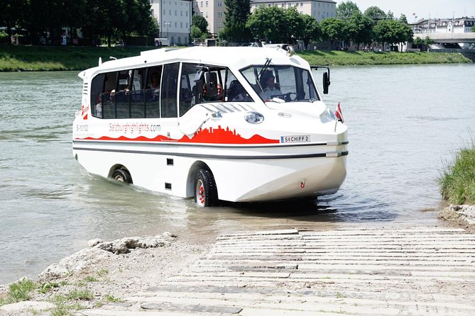 Amphibious Splash Tour on the water & on the land in Salzburg - The road to Leopoldskron Palace