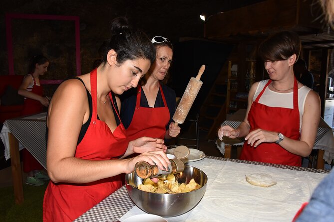 Apple Strudel & Prezel Cooking Class incl. Dinner & Music - Key points at a glance