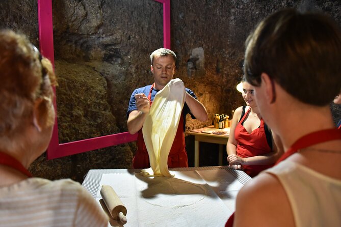 Apple Strudel & Prezel Cooking Class incl. Dinner & Music - What you actually make with the prepared dough