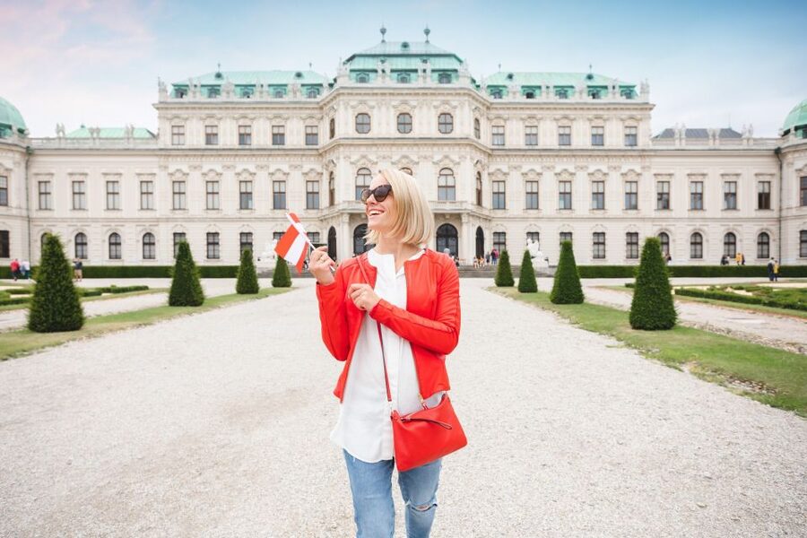 Belvedere Palace: Tour with Skip-the-Line/Transfer Options - Private tour or group tour?