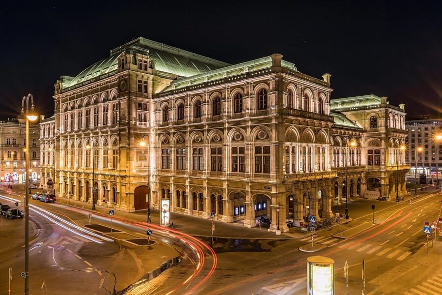 Best of Vienna: Private Walking Tour with a Local - Markets, cafes, and quiet courtyards