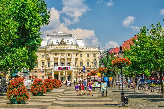 Bratislava From Vienna By Bus With Coffee & Cake - Returning to Vienna by bus