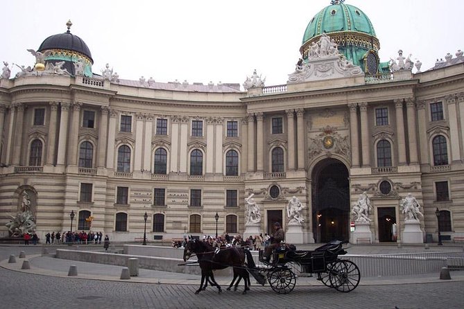 Budapest to Vienna Private Costumizable Day Tour with Lunch - Lunch at Schönbrunn, with schnitzel and free time