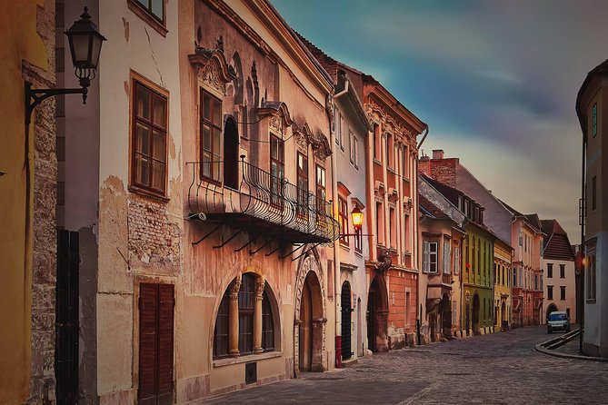 Budapest-Vienna One-Way Sightseeing Transfer - Booking value, group size, and flexibility