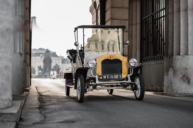 City Sightseeing Tour in an Electro Vintage Car (up to 5 people) - Who will get the most from this ride