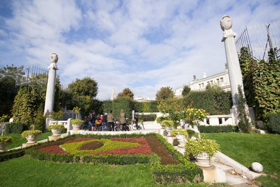 Classic Vienna: 3-Hour Guided Bike Tour - Hundertwasserhaus and Vienna’s playful side
