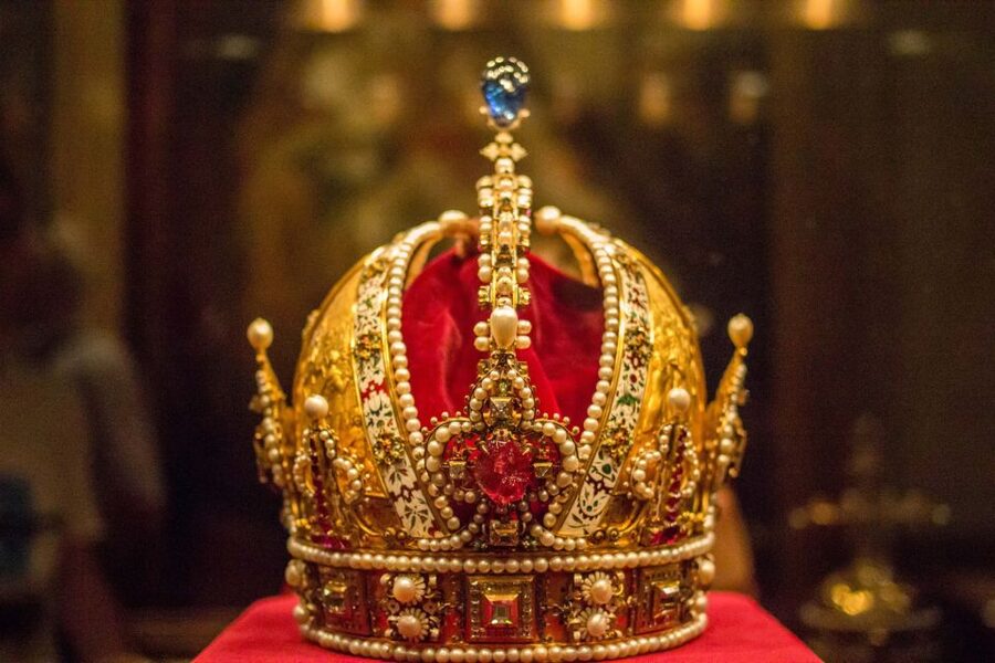 Combo Ticket: Kunsthistorisches Museum & Imperial Treasury - Inside the Imperial Treasury at the Hofburg