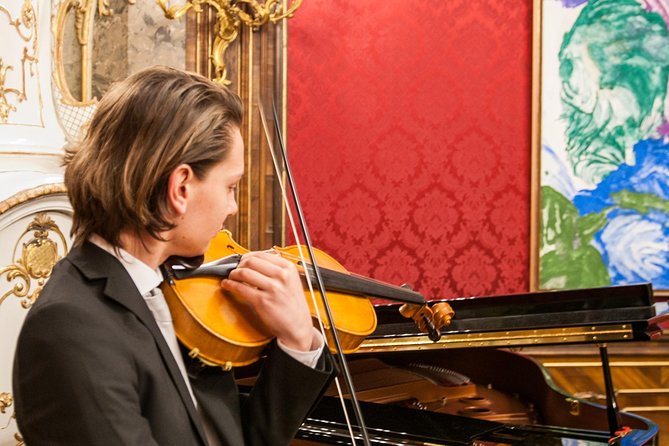 Concert at the Palais Schönborn-Batthyány by the Vienna Baroque Orchestra - A palace room instead of a giant concert hall
