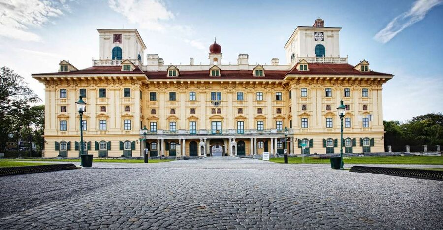 Eisenstadt: Esterhazy Palace Admission Ticket - Meeting Melinda Esterházy on the first floor