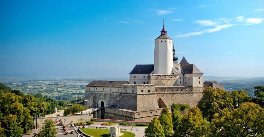 Forchtenstein Castle Admission Ticket & Optional Guided Tour - The chapel and oratory add a quieter side