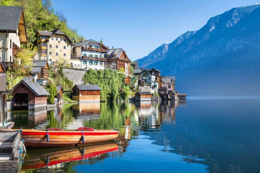 From Salzburg: Private Tour of Hallstatt - Hallstatt deserves your full attention, but not your whole day