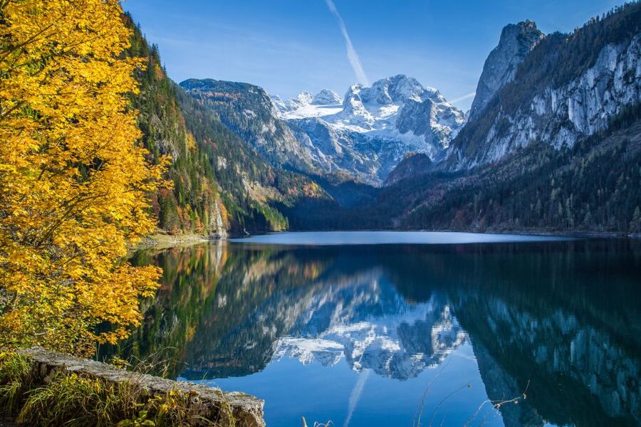 From Salzburg: Private Tour of Hallstatt - Fuschlsee and Schloss Fuschl set the tone