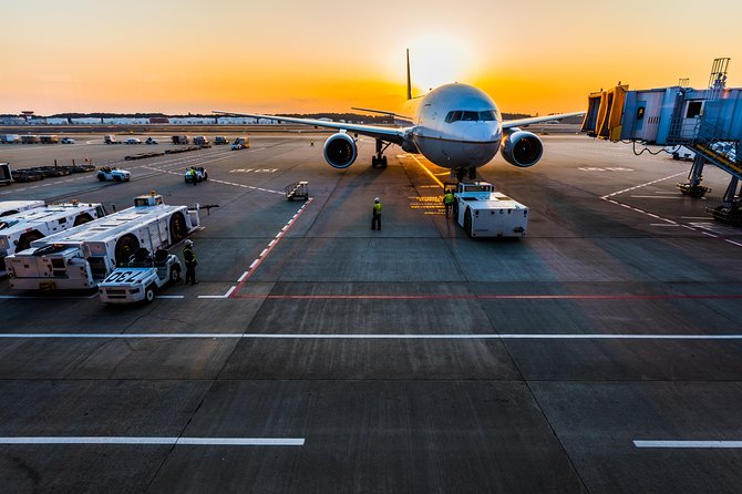 From Salzburg to Munich Airport- Private Transfer - punctual & friendly Driver - On the road with an English-speaking driver