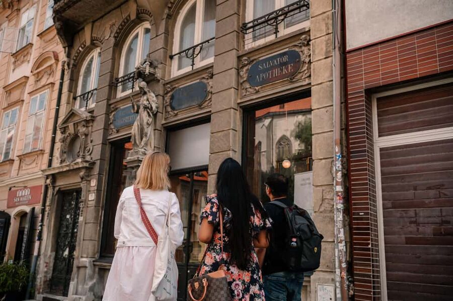 From Vienna: Bratislava City Tour with Food Options - Why Bratislava works so well as a day trip from Vienna