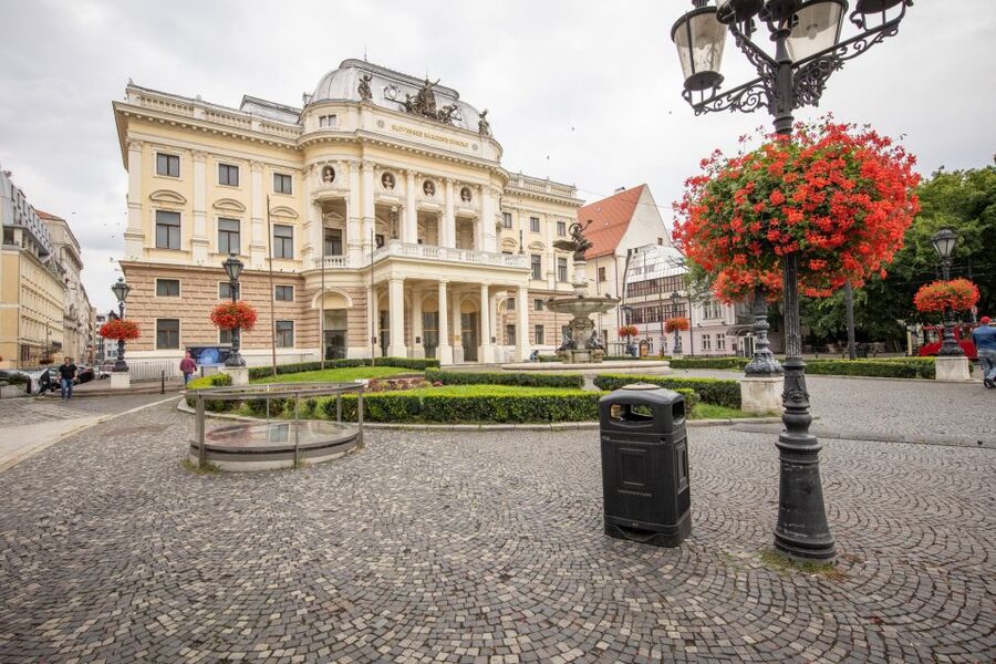 From Vienna: Bratislava Day Trip - Two hours through Bratislava’s historic center