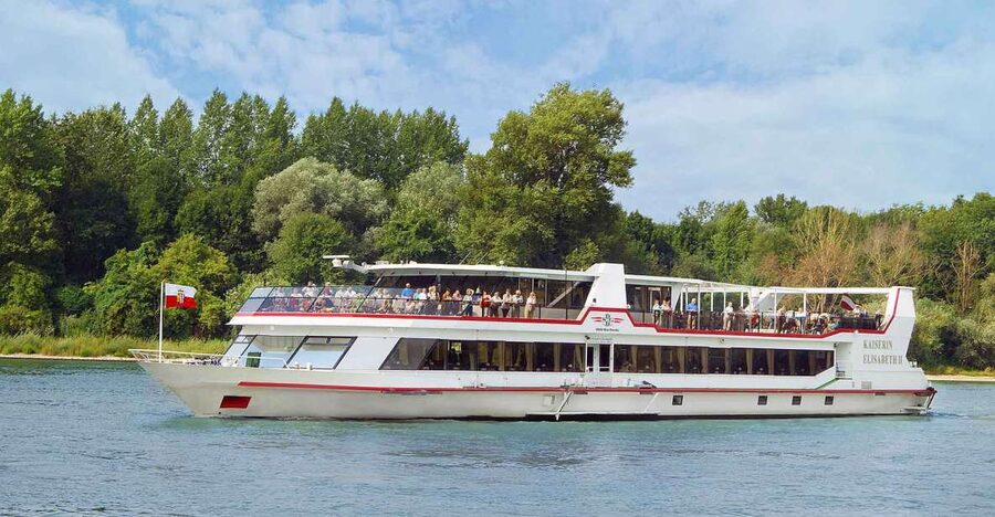 From Vienna: Day Cruise to Bratislava - Breakfast while Vienna gives way to the river