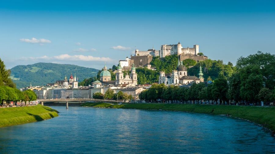 From Vienna: Guided Day Trip to Salzburg - The long road from Vienna to Salzburg