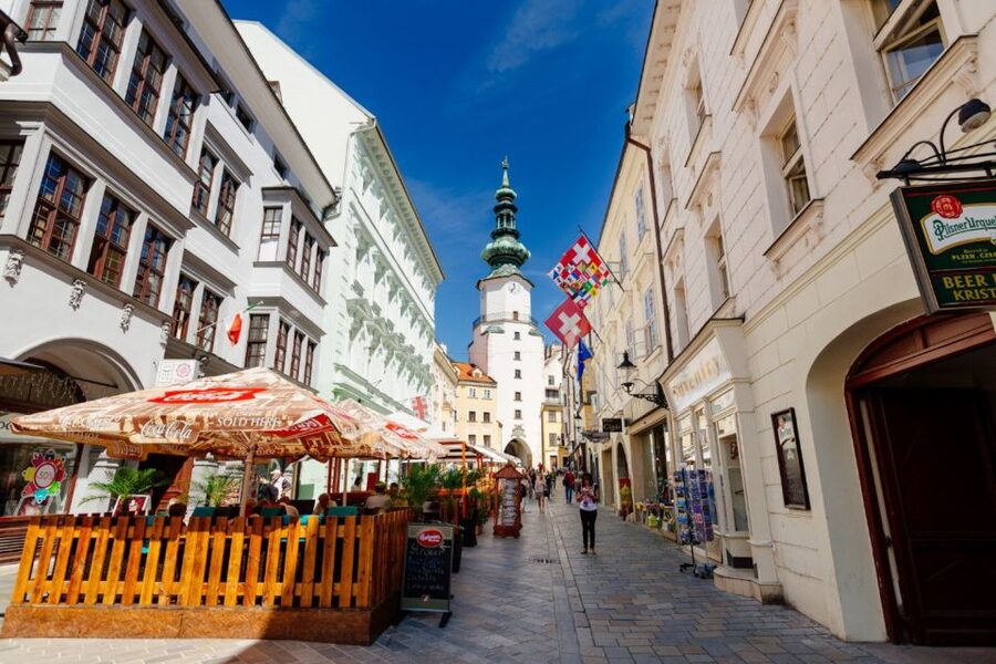 From Vienna: Guided Tour to Bratislava with Speed Boat Ride - Who will get the most from this trip