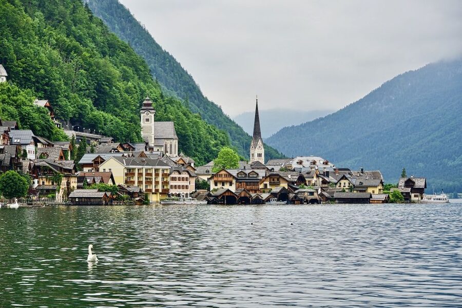 From Vienna: Hallstatt Day Trip with Hotel Pickup - What the small group changes