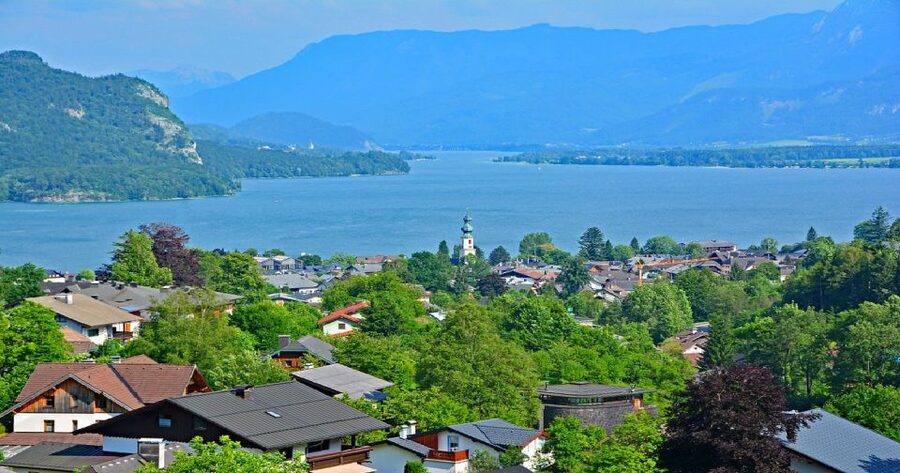 From Vienna: Melk, Salzburg, and Hallstatt Private Tour - Hallstatt and the famous lake view