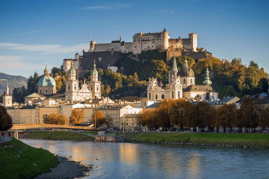 From Vienna: private day trip to Hallstatt and Salzburg - Hallstatt in two hours: beauty, photos, and hard choices