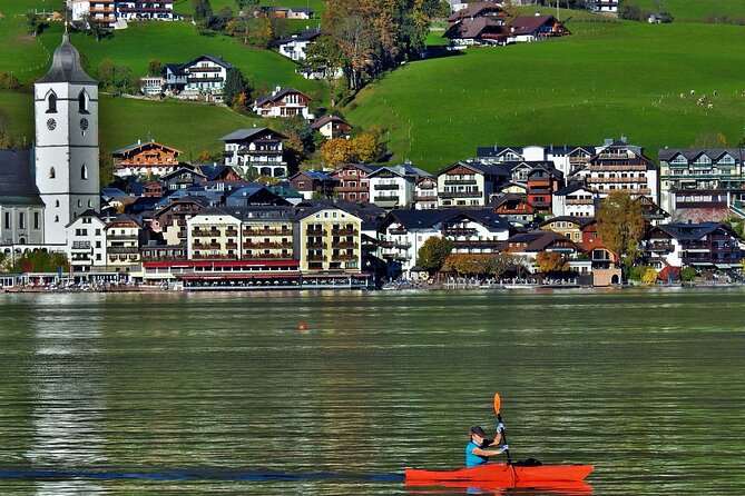Full-Day Minivan Tour From Salzburg to Hallstatt with 5 Fingers,Lakes&Mountains - Hallstatt with two hours beside the lake