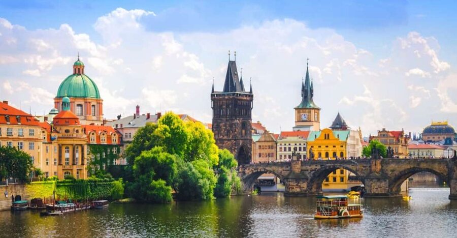 Full-Day Private Trip from Vienna to Prague - Prague Castle and the first city views