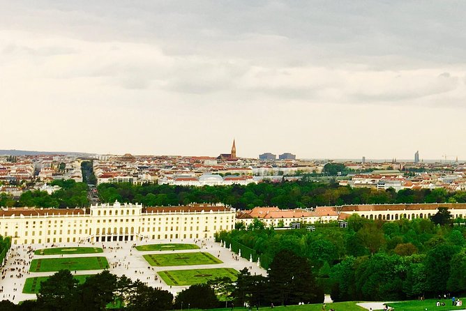 Grand Schoenbrunn Palace and Carriage Museum Tour Small Group - Why Schönbrunn works best with a guide