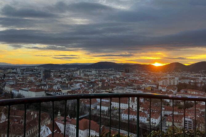Graz Funicular Ride and Schlossberg Picnic Experience - What comes in the picnic basket