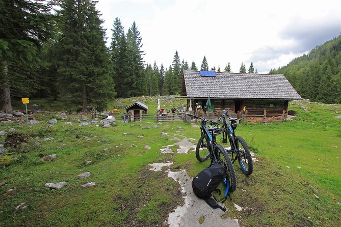 Guided e-bike tour of the alpine pastures in the Salzkammergut - Plankensteinalm and the Leutgeb hut