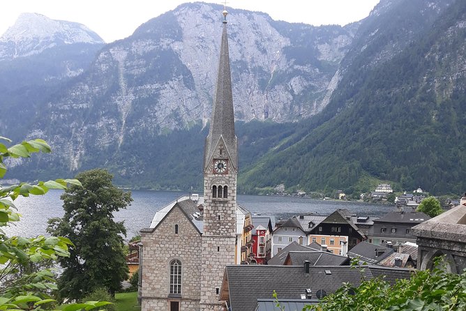 Hallstatt Guided Day Trip from Vienna With Boat Ride Option - How the guides shape the day