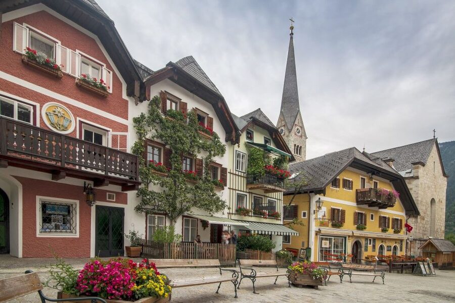 Hallstatt Private Walk Tour - Why Hallstatt’s setting matters