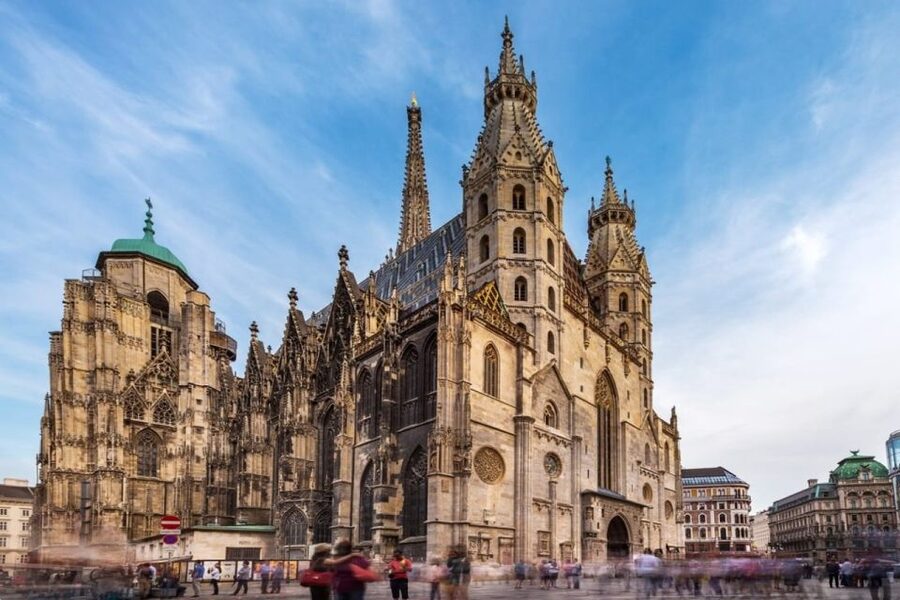 Highlights of Vienna: Private Bike Tour with Licensed Guide - Bikes, helmets, and riding comfort