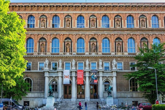 Historical Hitler Walking Tour of Vienna - The Vienna State Opera and the collapse of cultural life