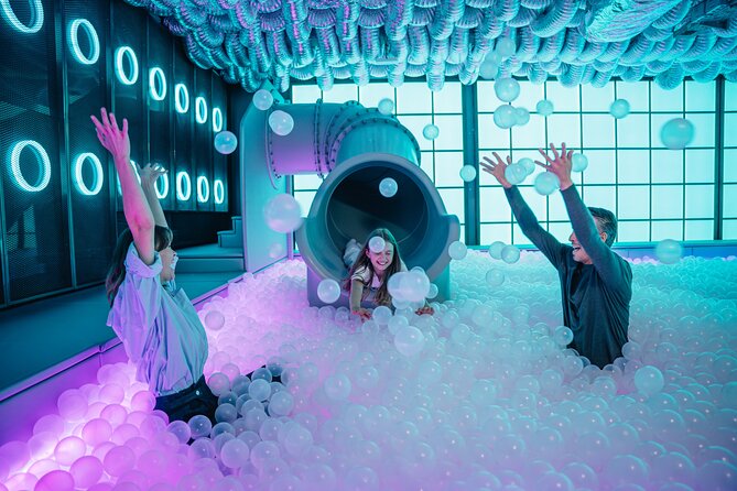 Ikono Vienna an Immersive Experience - The laser lights, silver balloons, and old games