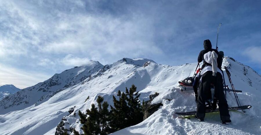 Innsbruck: Priv. Guided Snowy Mountain Hike /Snowshoe´s - What the six-hour schedule really includes