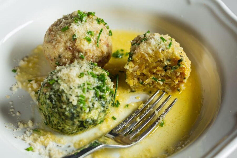 Innsbruck: Walking Traditional Food Tour - Who should book this experience