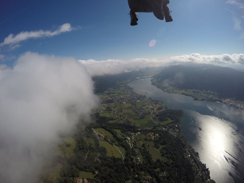 Kärnten/Ossiachersee: Paragleiten " Thermikflug" - Preparing for a tandem flight with Reinhold Fritzer’s team
