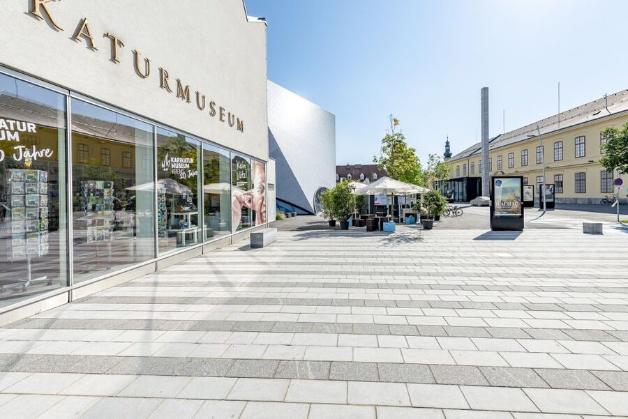 Krems: Super Combo Ticket to Kunstmeile Krems - Karikaturmuseum Krems brings a lighter tone