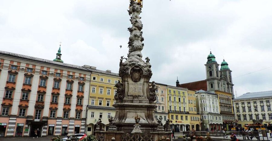 Linz Private Walking Tour - City Hall and the baroque old town