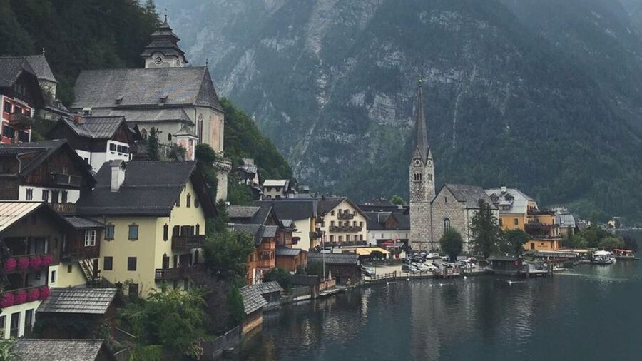 Majestic Walking Tour of Hallstatt - Evangelische Pfarrkirche Hallstatt and the familiar tower view