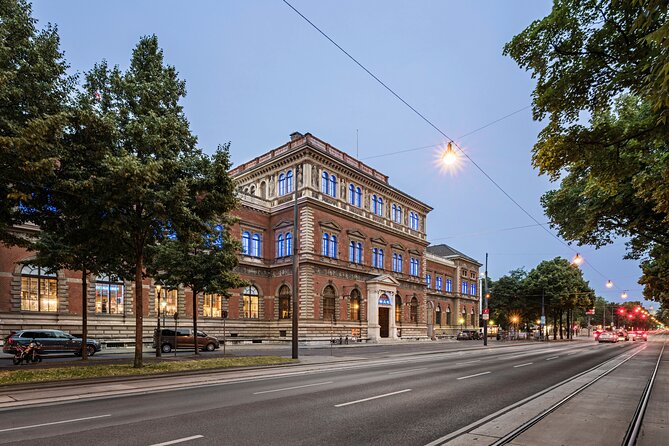 MAK - Museum of Applied Arts, Vienna, Ticket - The Ringstraße setting and the museum building