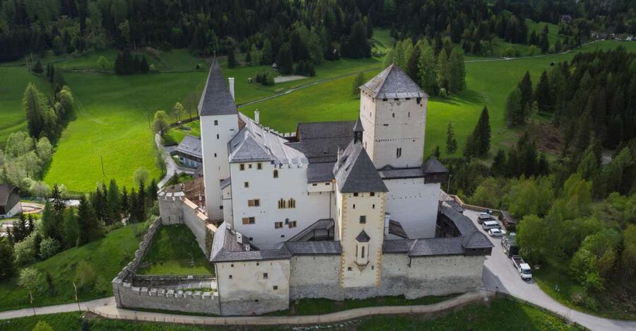 Mauterndorf: Castle Entrance Ticket - Following Archbishop Leonhard through the castle