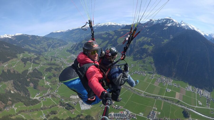 Mayrhofen: Paragliding Adventure With Soaring Views - What the 90-minute schedule really includes