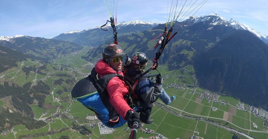 Mayrhofen: Paragliding Adventure With Soaring Views - A calm glide or an action flight with Albin, Tobi, or Gavin