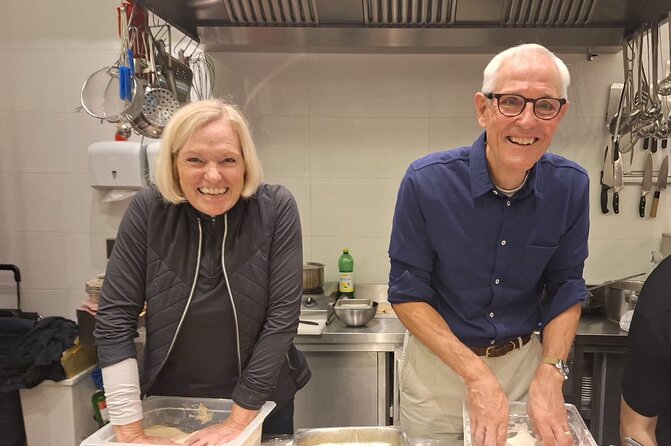 Nabiel's Vienna Cooking Class - Food talk, drinks, and the social side