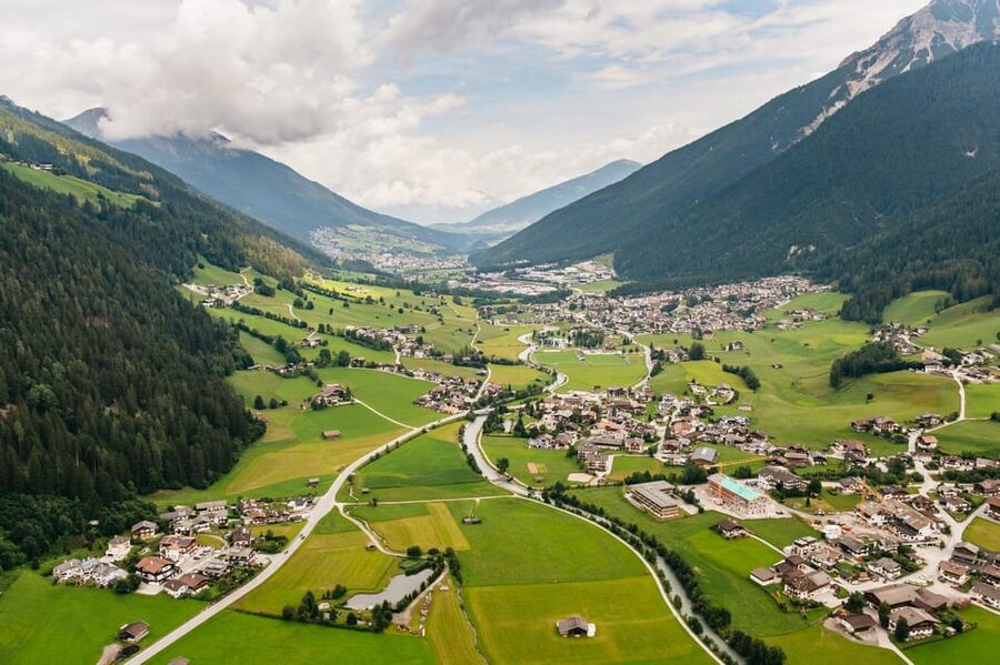 Neustift im Stubaital: Tandem Paragliding Flight - From Elferlift to the Stubai sky